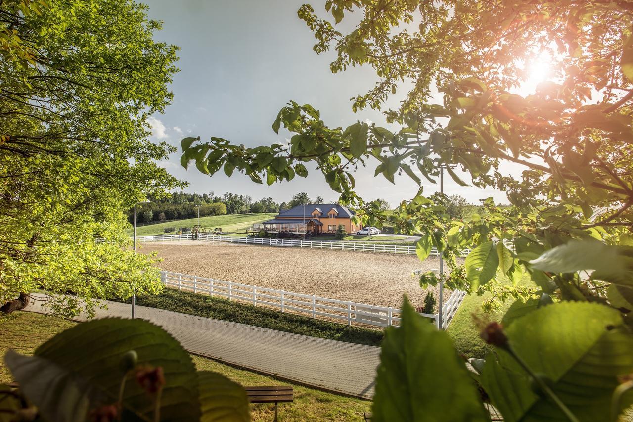 Hotel Horse Riding - Jezdecky Areal Tršice Exteriör bild