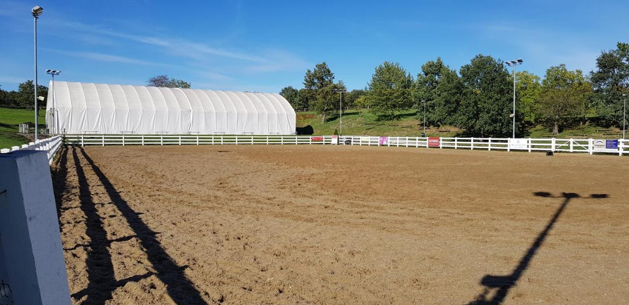 Hotel Horse Riding - Jezdecky Areal Tršice Exteriör bild